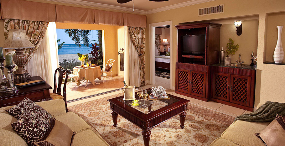 Beachfront One Bedroom Walkout Butler Suite (1W)